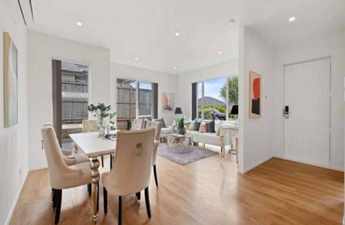 Pukekohe House | Cozy room in a newly built modern house.