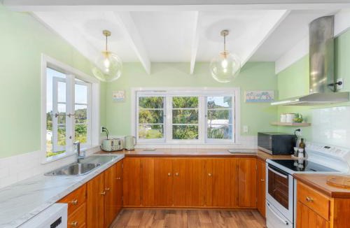 Coromandel House | Crabapple Cottage - Coromandel Town Holiday Home