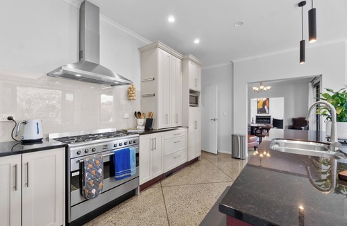 Coatesville House | Cresta Vista Retreat (7 Bdr)