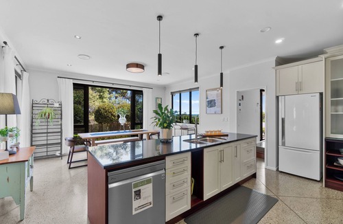 Coatesville House | Cresta Vista Retreat (7 Bdr)
