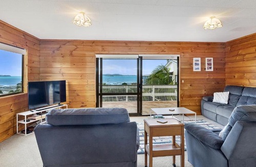 Snells Beach House | Crystal Clear - Snells Beach Holiday Home