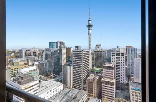 Auckland Central Business District Apartment | Cute with a View & Free Carparking too
