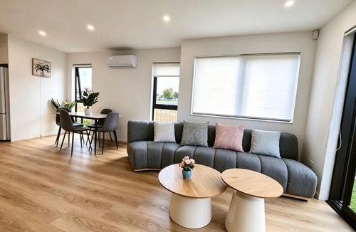 Mangere Villa | D Akl Airport Brand new 3 bedrooms Sleeps 6