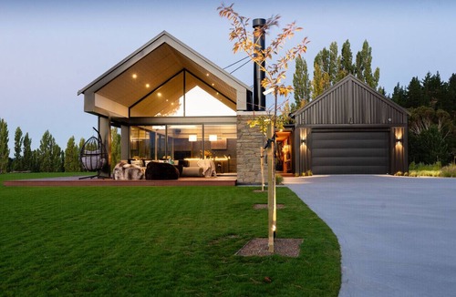 Alexandra House | D&D Lodge | Central Otago Architectural Retreat