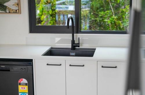 Motuoapa House | Deckside Escape - Lake Taupo Holiday Home
