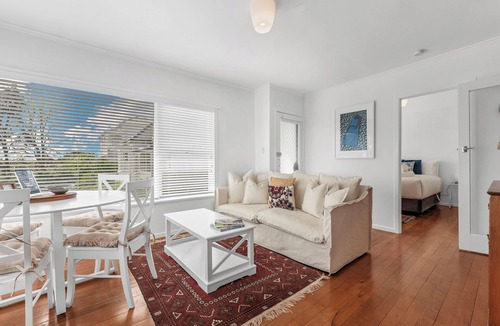 Devonport Apartment | Devonport Comfort by Bespoke Stays
