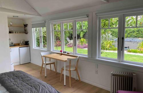 Devonport Apartment | Devonport Summer Cottage