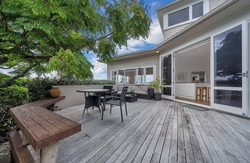 Devonport House | Devonport Villa with Rangitoto Views