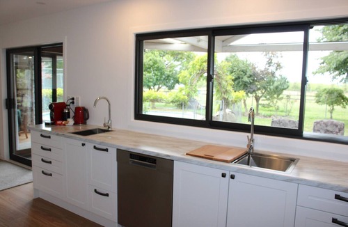 Whakatu House | Dewdrop Country Home - makes your dream holiday come true