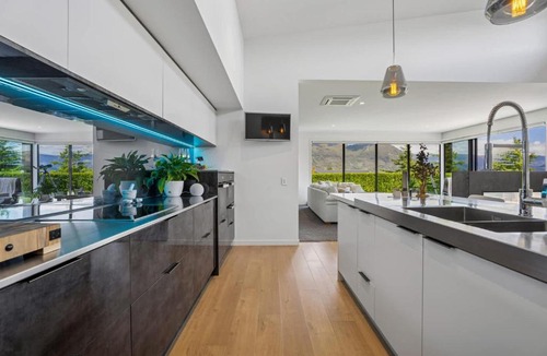 Wanaka House | Diamond on the Peninsula