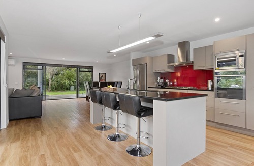 Matapouri House | Double Tuna - Matapouri Holiday Home