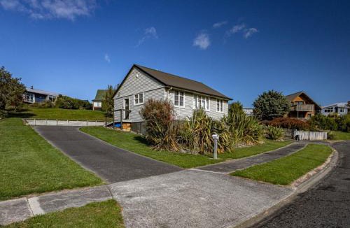 Ohakune House | Drasko's Den - Ohakune Holiday Home