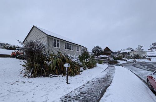 Ohakune House | Drasko's Den - Ohakune Holiday Home