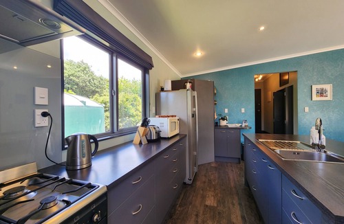 Hahei House | Dulop - private, modern and comfortable, great indoor/outdoor flow