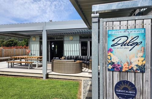Hahei House | Dulop - private, modern and comfortable, great indoor/outdoor flow