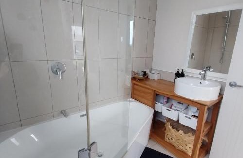 Ruakaka Bed & Breakfast | Dune Lake Beach Studio