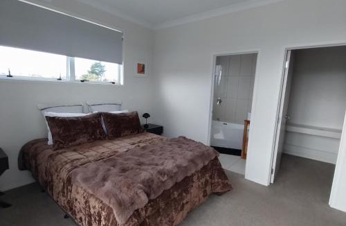 Ruakaka Bed & Breakfast | Dune Lake Beach Studio