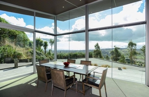 Havelock North House | Edgecliff - stunning location, spectacular views, modern cottage