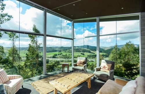 Havelock North House | Edgecliff - stunning location, spectacular views, modern cottage