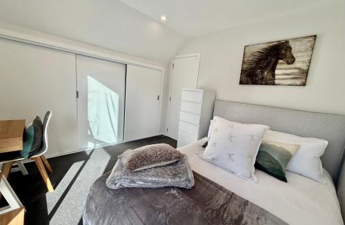 Remuera House | Elegant Remuera 2BDR Retreat Prime Location