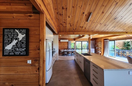 Hahei House | Emmerdale Escape Hahei - spacious, comfortable, family friendly home