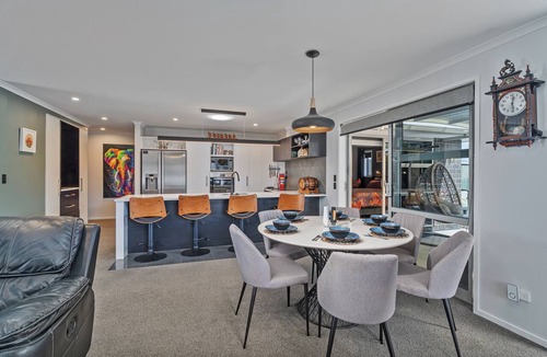 Whitianga House | Endeavour Oasis - Whitianga Holiday Home