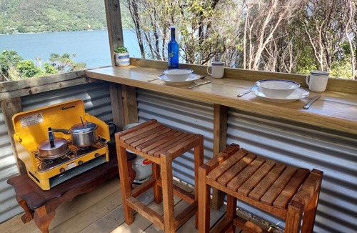 Endeavour Inlet House | Endeavour View Eco Cabin