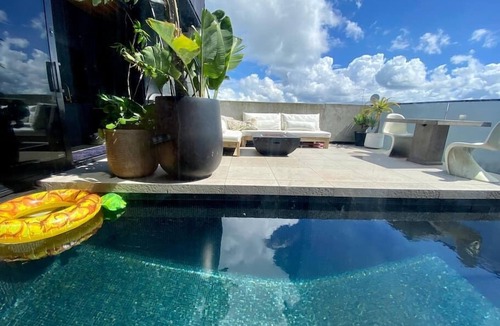 Grey Lynn Apartment | Entertainers penthouse with 5 bedrooms pool & spa