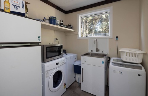 Waimarama House | Entire home in Waimārama, sea views, 2 minute walk to the beach.