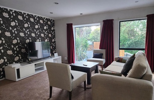 Birkenhead House | Entire House in Birkenhead