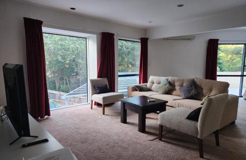 Birkenhead House | Entire House in Birkenhead