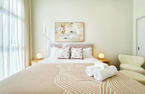 Greenlane Apartment | Entire Modern Townhouse in Central Auckland