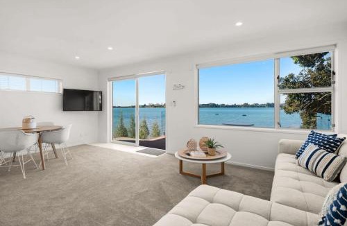 Tauranga House | Entire Waterfront House - Boat Shed - 3 Kitchens
