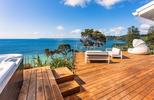 Leigh House | Escape to Coastal Paradise w/ Endless Sea Views