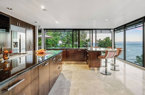 Ngaio Bay Villa | Exclusive Suite Booking