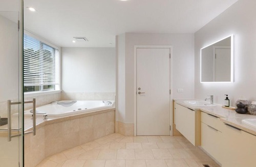 Merivale Apartment | Executive Living Space on Avon River