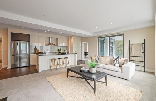Merivale Apartment | Executive Living Space on Avon River