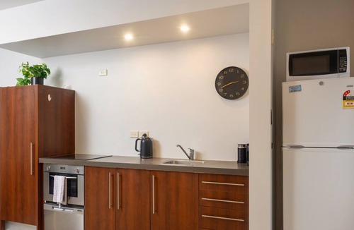 Freemans Bay Apartment | Executive Townhouse, FREE PARKING, Aircon and Wifi