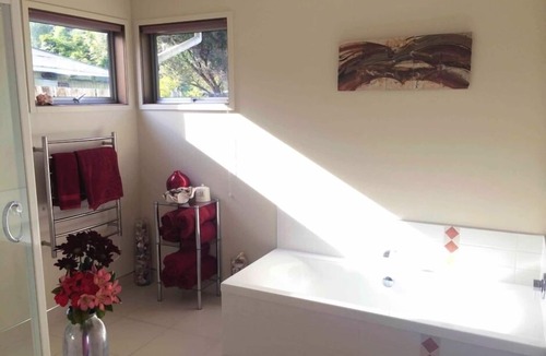 Ngaio Bay House | Exhale House: Your Kaiteriteri Home