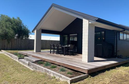 Bowentown House | Fab Family Getaway - Waihi Beach Holiday Home