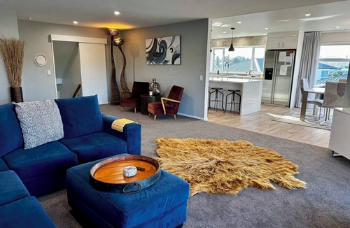 Nukuhau House | Fabulous 2-bedroom house in peaceful Taupō with views