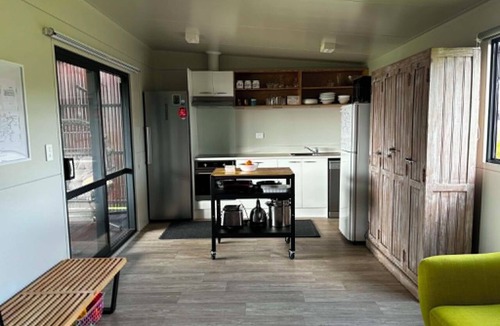 Pataua Cabin | Family Bach Cabins – 120 Steps to Pātaua Surf Beach