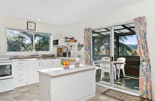 Lake Tarawera House | Family Fun at The Lake - Lake Tarawera Home