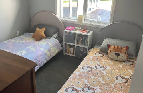 Albert Town House | Family home on large section near the river