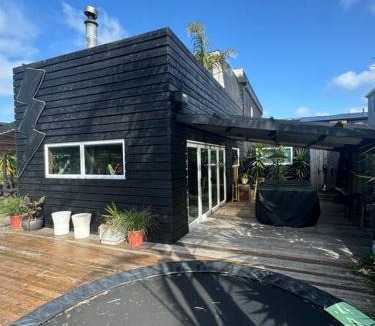 Bowentown House | Family surf house with games, Electric Beach