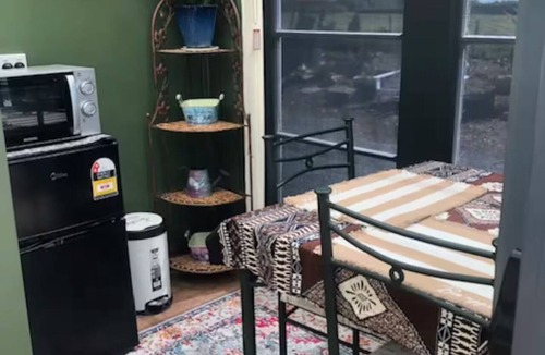 Leeston Cabin | Fantail at Bluestone Retreat