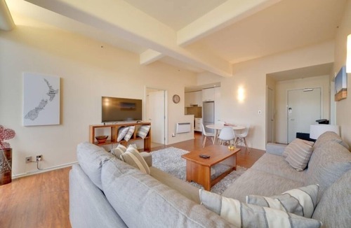 Te Aro Apartment | Fantastic 2 bed apartment in Wakefield