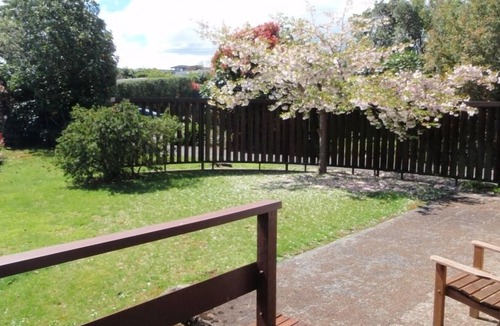 Waipahihi House | Fantastic holiday home with lake and mountain views