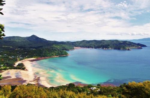 Tryphena House | Fantasy Island - private seaview cabins
