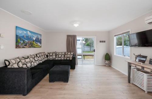 National Park Village House | Fifteen B - National Park Holiday Home